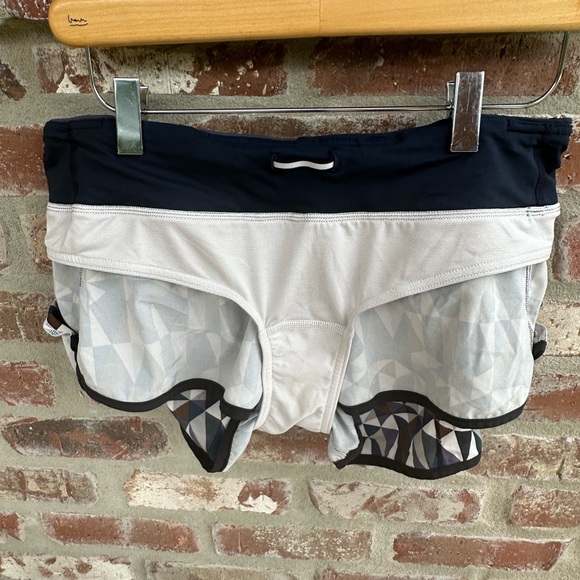 Lululemon speed shorts geometrical pattern size 8. EUC. - Picture 3 of 9